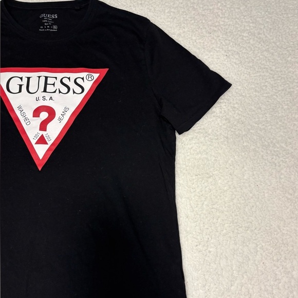 Guess Men Black Graphic Logo Short Sleeve T-shirt - Picture 2 of 9